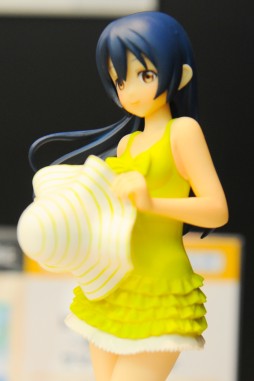 画像ギャラリー No.016のサムネイル画像 / 夏の終わりに水着フィギュアが大豊作。年明け登場の新作グッズが勢揃いした「第37回プライズフェア」フォトレポート