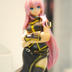 画像ギャラリー No.233のサムネイル画像 / 夏の終わりに水着フィギュアが大豊作。年明け登場の新作グッズが勢揃いした「第37回プライズフェア」フォトレポート