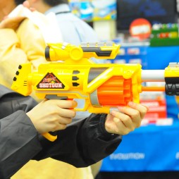 画像ギャラリー No.260のサムネイル画像 / 夏の終わりに水着フィギュアが大豊作。年明け登場の新作グッズが勢揃いした「第37回プライズフェア」フォトレポート
