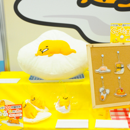 画像ギャラリー No.288のサムネイル画像 / 夏の終わりに水着フィギュアが大豊作。年明け登場の新作グッズが勢揃いした「第37回プライズフェア」フォトレポート