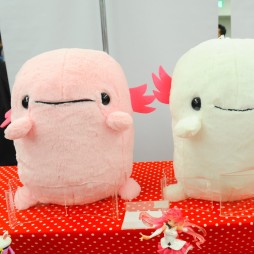 画像ギャラリー No.350のサムネイル画像 / 夏の終わりに水着フィギュアが大豊作。年明け登場の新作グッズが勢揃いした「第37回プライズフェア」フォトレポート
