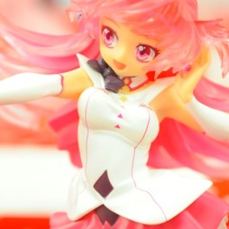画像ギャラリー No.351のサムネイル画像 / 夏の終わりに水着フィギュアが大豊作。年明け登場の新作グッズが勢揃いした「第37回プライズフェア」フォトレポート
