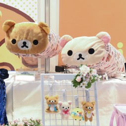 画像ギャラリー No.045のサムネイル画像 / 夏登場のプライズアイテムが勢揃い。大型フィギュアからファンシー系まで取揃えられた「第39回プライズフェア」レポート