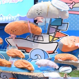 画像ギャラリー No.189のサムネイル画像 / 夏登場のプライズアイテムが勢揃い。大型フィギュアからファンシー系まで取揃えられた「第39回プライズフェア」レポート