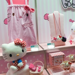 画像ギャラリー No.197のサムネイル画像 / 夏登場のプライズアイテムが勢揃い。大型フィギュアからファンシー系まで取揃えられた「第39回プライズフェア」レポート