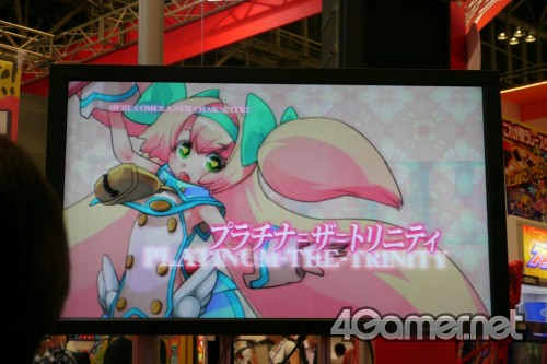画像ギャラリー No.004のサムネイル画像 / ［AMショー］新キャラ“プラチナ＝ザ＝トリニティ”参戦。AC「BLAZBLUE CONTINUUM SHIFT II」，タイトー「NESiCAxLive」に対応し，12月に稼動