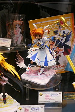 画像ギャラリー No.015のサムネイル画像 / 大勢のファンが詰め掛けた「スーパーロボット大戦L」スペシャルステージ。キャラホビ2010,バンダイナムコゲームスブースレポート