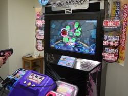 画像ギャラリー No.011のサムネイル画像 / 「ミュージックガンガン!2」にひみつ曲第2弾が本日追加。アイマス曲と聞いては黙っていられない漢,松PPの試遊レポを掲載。直撮りムービーもあるよ