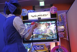 画像ギャラリー No.004のサムネイル画像 / “東方Project”アレンジ楽曲で大盛況だった「ミュージックガンガン！2」店舗イベント。その最終日に読者プレゼント用に限定CDをゲットしてきた