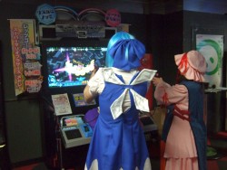 画像ギャラリー No.021のサムネイル画像 / “東方Project”アレンジ楽曲で大盛況だった「ミュージックガンガン！2」店舗イベント。その最終日に読者プレゼント用に限定CDをゲットしてきた