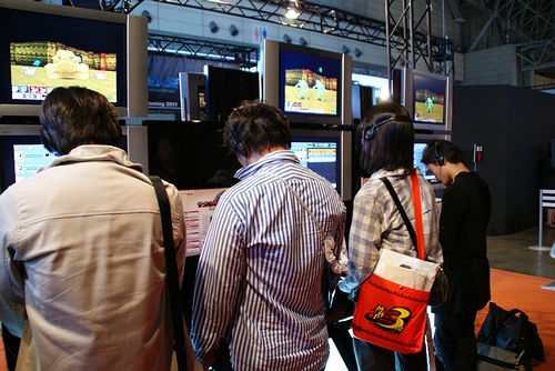 画像ギャラリー No.011のサムネイル画像 / [TGS 2010]バトルの楽しさはまさに「サガ」。“なんでもあり感”が楽しい「サガ3時空の覇者 Shadow or Light」プレイレポート