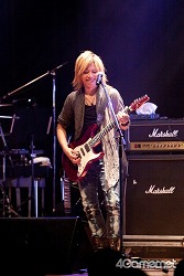 画像ギャラリー No.017のサムネイル画像 / 「サガ」や「聖剣伝説」のバトル曲がバンドサウンドに生まれ変わった！　伊藤賢治氏のライブ「THE NEXT STAGE 〜gentle echo meeting 3〜」レポート