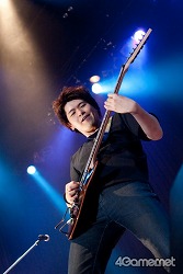 画像ギャラリー No.033のサムネイル画像 / 「サガ」や「聖剣伝説」のバトル曲がバンドサウンドに生まれ変わった! 伊藤賢治氏のライブ「THE NEXT STAGE 〜gentle echo meeting 3〜」レポート