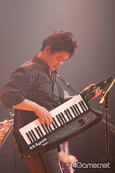 画像ギャラリー No.045のサムネイル画像 / 「サガ」や「聖剣伝説」のバトル曲がバンドサウンドに生まれ変わった! 伊藤賢治氏のライブ「THE NEXT STAGE 〜gentle echo meeting 3〜」レポート