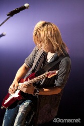 画像ギャラリー No.064のサムネイル画像 / 「サガ」や「聖剣伝説」のバトル曲がバンドサウンドに生まれ変わった! 伊藤賢治氏のライブ「THE NEXT STAGE 〜gentle echo meeting 3〜」レポート
