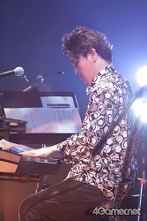 画像ギャラリー No.073のサムネイル画像 / 「サガ」や「聖剣伝説」のバトル曲がバンドサウンドに生まれ変わった! 伊藤賢治氏のライブ「THE NEXT STAGE 〜gentle echo meeting 3〜」レポート