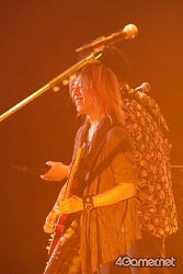 画像ギャラリー No.077のサムネイル画像 / 「サガ」や「聖剣伝説」のバトル曲がバンドサウンドに生まれ変わった! 伊藤賢治氏のライブ「THE NEXT STAGE 〜gentle echo meeting 3〜」レポート