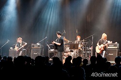 画像ギャラリー No.101のサムネイル画像 / 「サガ」や「聖剣伝説」のバトル曲がバンドサウンドに生まれ変わった! 伊藤賢治氏のライブ「THE NEXT STAGE 〜gentle echo meeting 3〜」レポート
