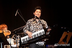 画像ギャラリー No.121のサムネイル画像 / 「サガ」や「聖剣伝説」のバトル曲がバンドサウンドに生まれ変わった! 伊藤賢治氏のライブ「THE NEXT STAGE 〜gentle echo meeting 3〜」レポート