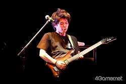 画像ギャラリー No.126のサムネイル画像 / 「サガ」や「聖剣伝説」のバトル曲がバンドサウンドに生まれ変わった! 伊藤賢治氏のライブ「THE NEXT STAGE 〜gentle echo meeting 3〜」レポート