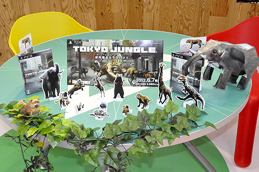 画像ギャラリー No.002のサムネイル画像 / SCEの社食が「TOKYO JUNGLE」にジャックされた？　片岡氏と山際氏も登場した「TOKYO JUNGLE」特製カレー事前試食会をレポート