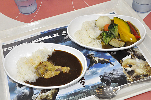 画像ギャラリー No.007のサムネイル画像 / SCEの社食が「TOKYO JUNGLE」にジャックされた？　片岡氏と山際氏も登場した「TOKYO JUNGLE」特製カレー事前試食会をレポート