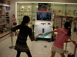 画像ギャラリー No.004のサムネイル画像 / 「DanceEvolution」，10月30日開催の店頭体験会の様子が公開