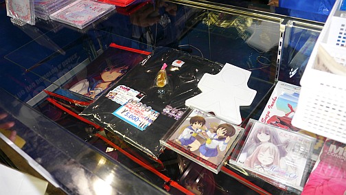 画像ギャラリー No.002のサムネイル画像 / 「うみねこのなく頃に」がついに完結。同人ゲームから企業ブースまで網羅した，「コミックマーケット79」フォトレポートを掲載