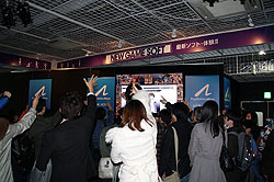 画像ギャラリー No.014のサムネイル画像 / 発売間近の「ガンダム無双3」店頭体験会にて，プロデューサーがトークとデモプレイを披露。「アニメでもリアル調の追及でもなく，ゲームだからできるガンダムの表現」