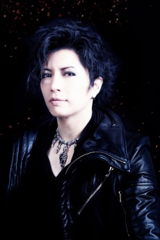 画像ギャラリー No.003のサムネイル画像 / 「頭文字D ARCADE STAGE 7 AA X」とGACKTがタイアップ。「情熱のイナズマ」をBGMに設定できる