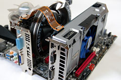 画像ギャラリー No.017のサムネイル画像 / 「GeForce GTS 450」のSLI動作検証。1万円台のカード2枚によるマルチGPU動作の価値を考える