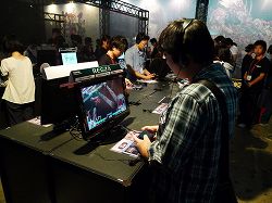 画像ギャラリー No.007のサムネイル画像 / ［TGS 2010］カインやライトニングも参戦！　「DISSIDIA」以前の物語が新たに語られる「DISSIDIA 012[duodecim] FINAL FANTASY」の体験版をレポート