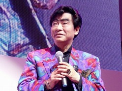 画像ギャラリー No.005のサムネイル画像 / ［TGS 2011］“Sexy & Bloody”なアクションゲーム「シャドウ オブ ザ ダムド」のスペシャルステージに，浅野忠信さんと我修院達也さんが登場