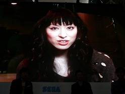 画像ギャラリー No.006のサムネイル画像 / ［TGS 2011］“Sexy & Bloody”なアクションゲーム「シャドウ オブ ザ ダムド」のスペシャルステージに，浅野忠信さんと我修院達也さんが登場