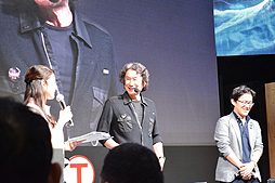 画像ギャラリー No.006のサムネイル画像 / ［TGS 2016］“戦国死にゲー”の「仁王」にシブサワ・コウ氏がチャレンジ。真・シブサワ無双が始まるかと思いきや，悲鳴が響いたステージをレポート