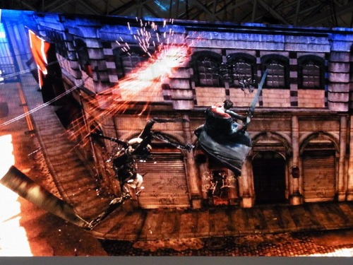 画像ギャラリー No.012のサムネイル画像 / ［TGS 2011］今度のダンテは天使と悪魔のハーフ。「DmC Devil May Cry」スペシャルステージの実機プレイデモで新たなスタイリッシュアクションが明らかに