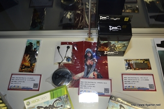 画像ギャラリー No.041のサムネイル画像 / 発売まであと1週間となった「DmC Devil May Cry」。DmCスタイリッシュ応援隊のスピードワゴンもゲスト出演した完成披露発表会をレポート