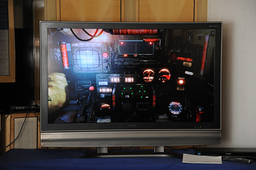 画像ギャラリー No.002のサムネイル画像 / ［TGS 2011］「重鉄騎」はゲームパッドとKinect両方を使って操作する!? コクピット内のボタンやレバーを操作する様子が格好良すぎるデモプレイを見てきた