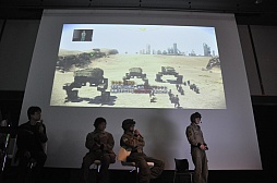 画像ギャラリー No.005のサムネイル画像 / こだわったのは“閉塞感”。「Xbox 360 感謝祭」の「重鉄騎」ステージで，押井 守氏が自身の手によるイメージトレイラーを語った