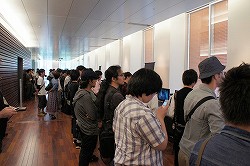 画像ギャラリー No.017のサムネイル画像 / 志半ばで敗れ去っていくプレイヤーに宮崎ディレクターもニヤリ。「DARK SOULS」（ダークソウル）先行体験イベントをレポート