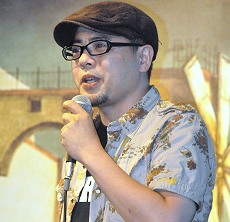 画像ギャラリー No.019のサムネイル画像 / 「ICO」での崩れる橋のシーンは，「この先も手を繋いでくださいね」というメッセージ。上田文人氏も登場した「ICO」「ワンダと巨像」プレミアムイベントをレポート