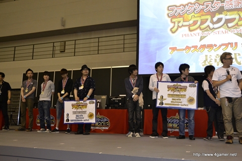 画像ギャラリー No.057のサムネイル画像 / 「ファンタシースター感謝祭2013」名古屋大会をレポート。ゼッシュレイダVS.トランゼクシアの「怪獣大決戦」や開発陣によるQ＆Aコーナーなどで会場は大盛り上がり