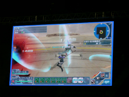 画像ギャラリー No.016のサムネイル画像 / PSO2公式大会「アークスグランプリ決勝」が開催。コスプレイヤーやライブが彩った「ファンタシースター感謝祭2014」決勝会場の模様と合わせてレポート