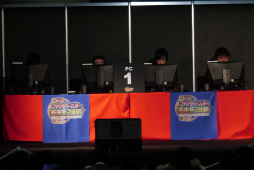 画像ギャラリー No.017のサムネイル画像 / PSO2公式全国大会「アークスグランプリ」福岡予選をレポート。熱く盛り上がったコスプレショーの模様もお届け