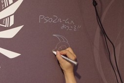 画像ギャラリー No.011のサムネイル画像 / 「PSO2」5周年記念,「『ファンタシースターオンライン2』×インターネットカフェ『DiCE』コラボキャンペーン」が開催中。メディア向け内覧会をレポート