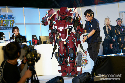 画像ギャラリー No.017のサムネイル画像 / PSO2の祭典「ファンタシースター感謝祭 2017」フォトレポート。会場を彩ったコスプレイヤーの皆さんや珠玉のクラフト作品を一挙掲載