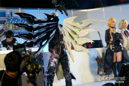 画像ギャラリー No.044のサムネイル画像 / PSO2の祭典「ファンタシースター感謝祭 2017」フォトレポート。会場を彩ったコスプレイヤーの皆さんや珠玉のクラフト作品を一挙掲載