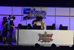 画像ギャラリー No.075のサムネイル画像 / 「ファンタシースター感謝祭2017」決勝会場レポート。アークスが闇の力に覚醒した姿か？ 「ダークブラスト」の存在も明らかに