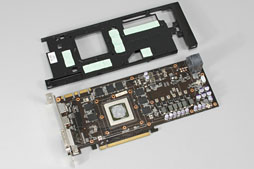 画像ギャラリー No.014のサムネイル画像 / オリジナルデザインを採用したPalitのGTX 680カードを試す。強化型電源＋3連ファン仕様クーラーの効果はいかほどか