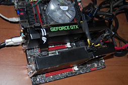 画像ギャラリー No.003のサムネイル画像 / 「GeForce GTX 670」SLIテストレポート。GTX 680のSLIと比べ,価格対性能比は相当に高い